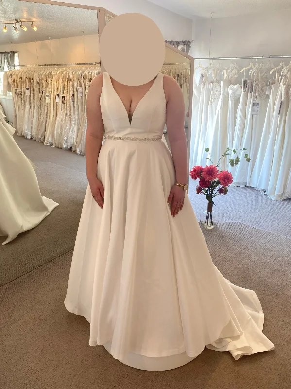 Must-Have Deals Allure Bridals #9813
