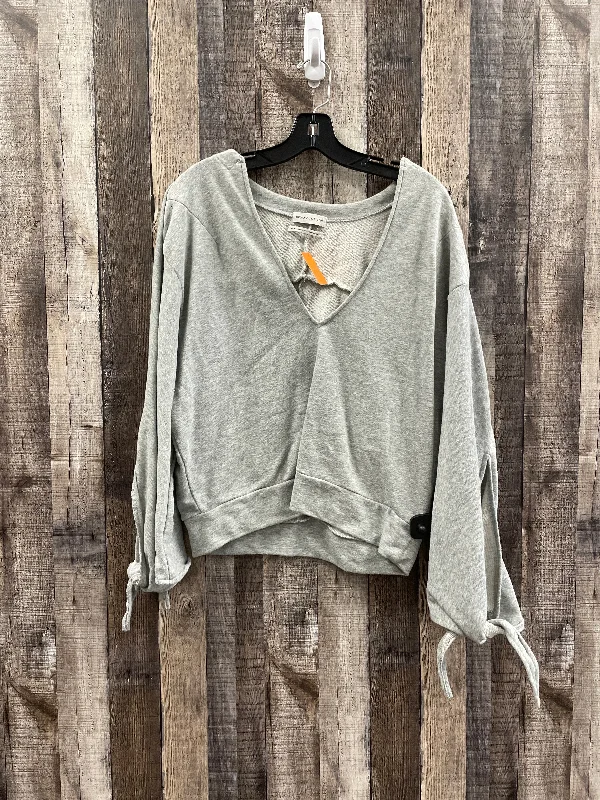 Super Bargain Top 3/4 Sleeve By Urban Outfitters  Size: M